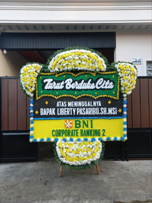 Papan Bunga Duka di Kampung Diilir