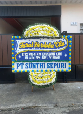 Papan Bunga Duka di Kampung Diilir